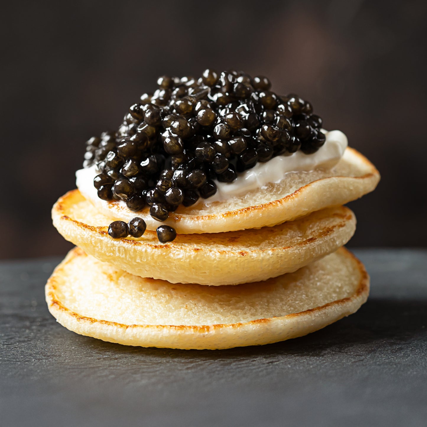 Набор для подачи черной икры Frosista с оладушками и сметаной